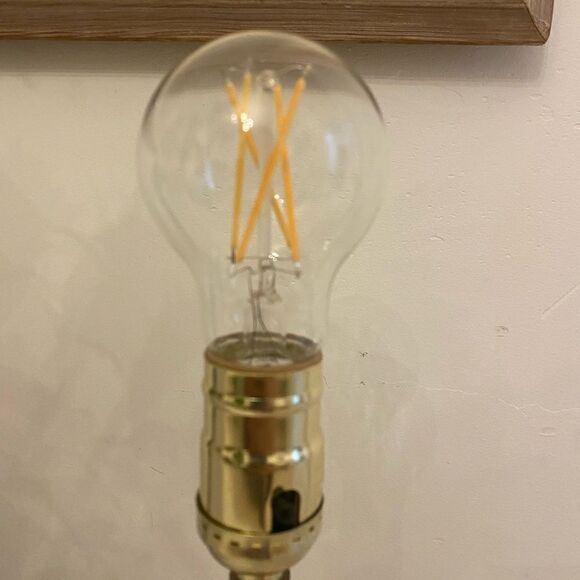 LOT of 2 Miniature Vanity Lamps Vintage Porcelan with Brass Accent - Picture 5 of 5